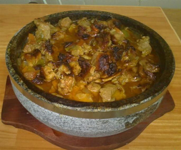 صورة طريقة عمل مقلقل لحم بقدر الحجر pictures arabian mugalgal food recipes mugalgal laham meat lamb recipe easy
