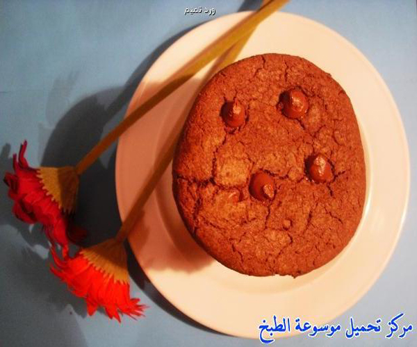 صورة طريقة عمل كوكيز الشوكولاتة والكوكيز الابيض من مطبخ ورد تميم لذيذ سريع وسهل pictures arabian cookies recipes in arabic 