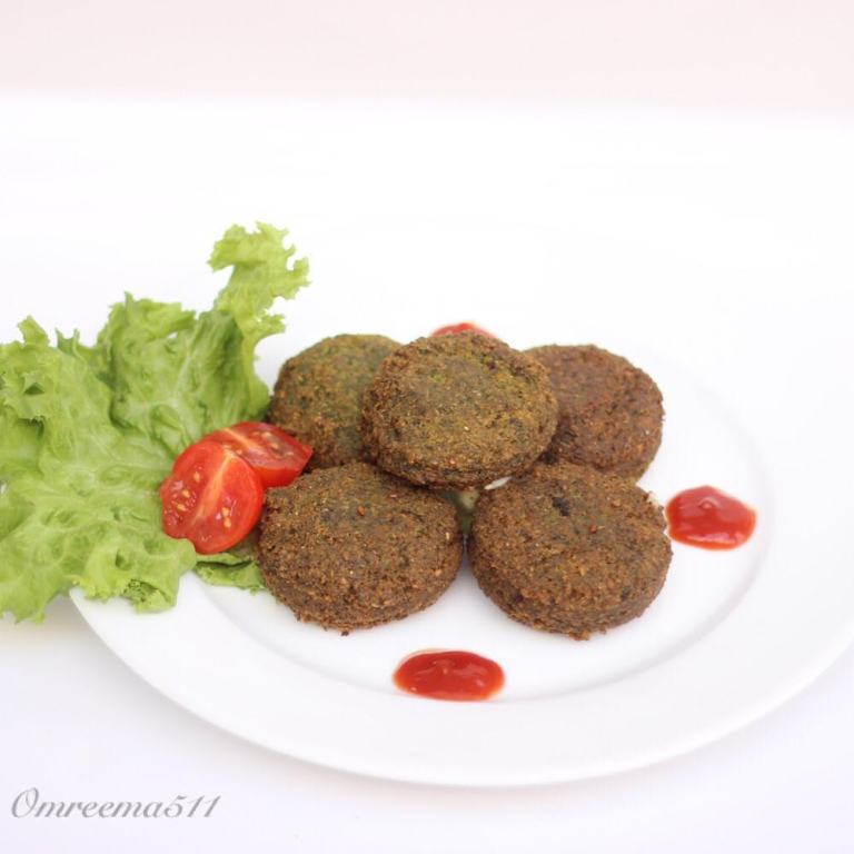 http://www.encyclopediacooking.com/food-recipes-photos/arabic-food-cooking-recipes-in-arabic-how-to-make-falafel-stuffed-mozzarella-cheese3.jpg