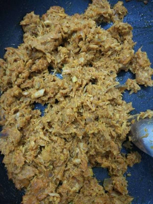 http://www.encyclopediacooking.com/food-recipes-photos/arabic-food-cooking-recipes-in-arabic-how-to-make-tuna-stuffed-filling16.jpg
