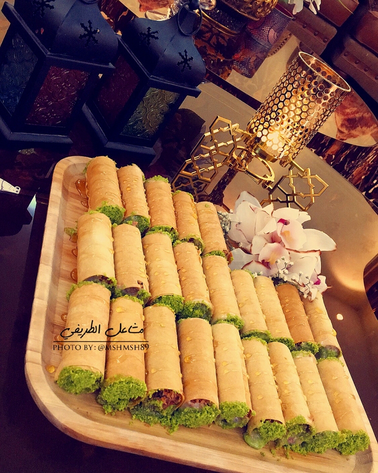 http://www.encyclopediacooking.com/food-recipes-photos/arabic-food-cooking-recipes-in-arabic-switz-rolls-vermicelli-nuts-mashael-al-tarifi.jpg