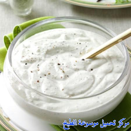 http://www.encyclopediacooking.com/upload_recipes_online/uploads/images_%D8%AF%D8%B1%D9%8A%D8%B3%D9%8A%D9%86%D8%AC-%D8%A7%D9%84%D8%AC%D8%A8%D9%86-%D8%A7%D9%84%D8%A7%D8%B2%D8%B1%D9%82-blue-cheese-dressing.jpg