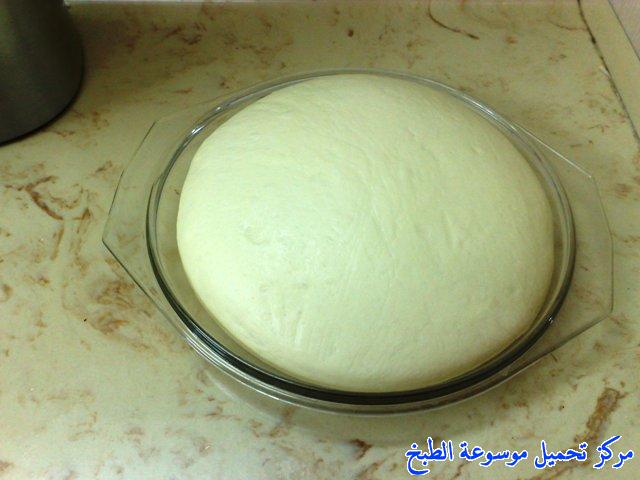 http://www.encyclopediacooking.com/upload_recipes_online/uploads/images_%D8%B7%D8%B1%D9%8A%D9%82%D8%A9-%D8%B9%D9%85%D9%84-%D8%B9%D8%AC%D9%8A%D9%86%D8%A9-%D8%A7%D9%84%D8%B3%D9%88%D9%81%D9%84%D9%8A-%D8%A8%D8%A7%D9%84%D8%B5%D9%88%D8%B15.jpg