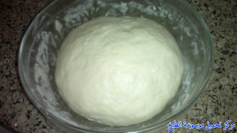 http://www.encyclopediacooking.com/upload_recipes_online/uploads/images_%D8%B9%D8%AC%D9%8A%D9%86%D8%A9-%D8%A7%D9%84%D8%B1%D8%A8%D8%B9-%D8%B3%D8%A7%D8%B9%D8%A9-%D9%84%D9%84%D9%85%D8%B9%D8%AC%D9%86%D8%A7%D8%AA.jpg