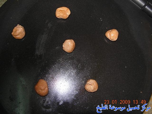 http://www.encyclopediacooking.com/upload_recipes_online/uploads/images_%D8%B9%D8%AC%D9%8A%D9%86%D8%A9-%D8%A7%D9%84%D9%85%D8%B7%D8%A7%D8%B2%D9%8A%D8%B2-%D8%A8%D8%A7%D9%84%D8%A7%D9%84%D9%87-%D8%A7%D9%84%D9%82%D8%B5%D9%8A%D9%85%D9%8A%D9%87-%D8%A8%D8%A7%D9%84%D8%B5%D9%88%D8%B13.jpg