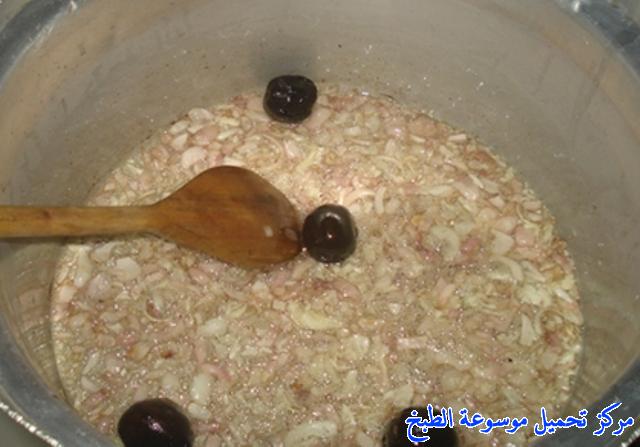 http://www.encyclopediacooking.com/upload_recipes_online/uploads/images_arabic-food-cooking-qatari-cuisine-recipe-3-%D8%B5%D9%88%D8%B1%D8%A9-%D8%A7%D9%83%D9%84%D8%A9-%D9%85%D8%AC%D8%A8%D9%88%D8%B3-%D8%B1%D8%A8%D9%8A%D8%A7%D9%86-%D8%A7%D9%84%D9%82%D8%B7%D8%B1%D9%8A%D8%A9.jpg