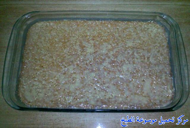 http://www.encyclopediacooking.com/upload_recipes_online/uploads/images_arabic-food-cooking-recipe-1-%D8%B7%D8%B1%D9%8A%D9%82%D8%A9-%D8%B9%D9%85%D9%84-%D8%A8%D8%B3%D8%A8%D9%88%D8%B3%D8%A9-%D8%A8%D8%A7%D9%84%D8%AD%D9%84%D9%8A%D8%A8-%D8%A8%D8%A7%D9%84%D8%B5%D9%88%D8%B1.jpeg