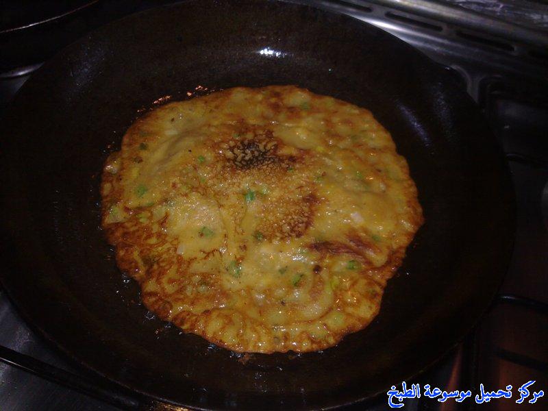 http://www.encyclopediacooking.com/upload_recipes_online/uploads/images_arabic-food-cooking-saudi-arabia-cuisine-food-recipes-6-%D8%B5%D9%88%D8%B1%D8%A9-%D8%A7%D9%83%D9%84%D8%A9-%D8%A7%D9%84%D9%85%D8%A8%D8%B5%D9%84-%D8%A7%D9%84%D8%AD%D8%B3%D8%A7%D9%88%D9%8A-%D8%A7%D9%84%D8%B3%D8%B9%D9%88%D8%AF%D9%8A-%D8%A3%D9%88-%D8%A7%D9%84%D8%AE%D8%A8%D8%B2-%D8%A7%D9%84%D9%85%D8%AF%D8%A8%D8%B3-%D8%A8%D8%A7%D9%84%D8%B7%D8%B1%D9%8A%D9%82%D8%A9-%D8%A7%D9%84%D8%B3%D8%B9%D9%88%D8%AF%D9%8A%D8%A9.jpg