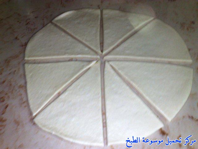 http://www.encyclopediacooking.com/upload_recipes_online/uploads/images_dough-%D8%B7%D8%B1%D9%8A%D9%82%D8%A9-%D8%B9%D8%AC%D9%8A%D9%86%D8%AA%D9%8A-%D8%A7%D9%84%D8%AE%D9%8A%D8%A7%D9%84%D9%8A%D9%87-%D8%A7%D9%84%D9%85%D9%81%D8%B6%D9%84%D9%87-%D9%82%D8%B7%D9%86-%D9%88%D9%87%D8%B4%D9%87-%D8%A8%D8%A7%D9%84%D8%B5%D9%88%D8%B1-%D8%AE%D8%B7%D9%88%D8%A9-%D8%AE%D8%B7%D9%88%D8%A97.jpg