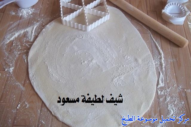 http://www.encyclopediacooking.com/upload_recipes_online/uploads/images_easy-cooking-samosa-recipes-in-arabic-%D8%B5%D9%88%D8%B1%D8%A9-%D8%B9%D9%85%D9%84-%D8%B3%D9%85%D8%A8%D9%88%D8%B3%D8%A9-%D9%84%D8%B7%D9%8A%D9%81%D8%A9-%D9%85%D8%B3%D8%B9%D9%88%D8%AF15.jpg