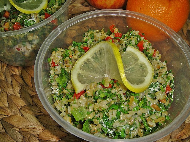 http://www.encyclopediacooking.com/upload_recipes_online/uploads/images_how-to-make-best-easy-homemade-freekeh-salad-recipe6.jpg