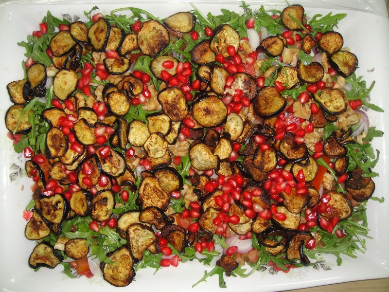 http://www.encyclopediacooking.com/upload_recipes_online/uploads/images_how-to-make-easy-homemade-aubergine-pomegranate-salad-recipe5.jpg