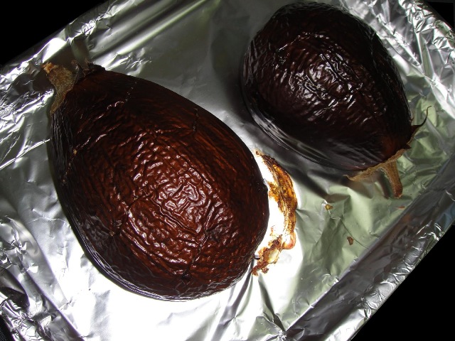 http://www.encyclopediacooking.com/upload_recipes_online/uploads/images_how-to-make-easy-homemade-eggplant-baba-ganoush-salad-recipe4.jpg