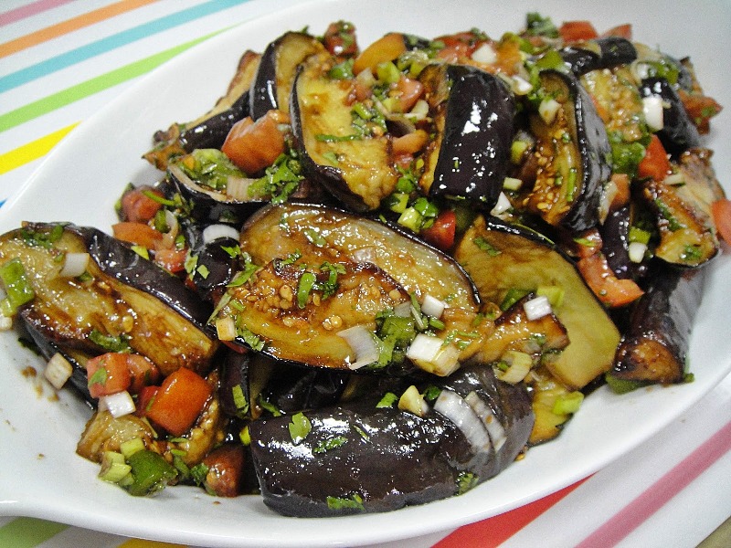 http://www.encyclopediacooking.com/upload_recipes_online/uploads/images_how-to-make-easy-homemade-fried-aubergine-pomegranate-molasses-salad-recipe.jpg