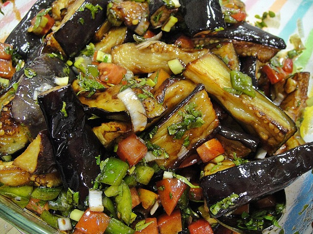http://www.encyclopediacooking.com/upload_recipes_online/uploads/images_how-to-make-easy-homemade-fried-aubergine-pomegranate-molasses-salad-recipe6.jpg
