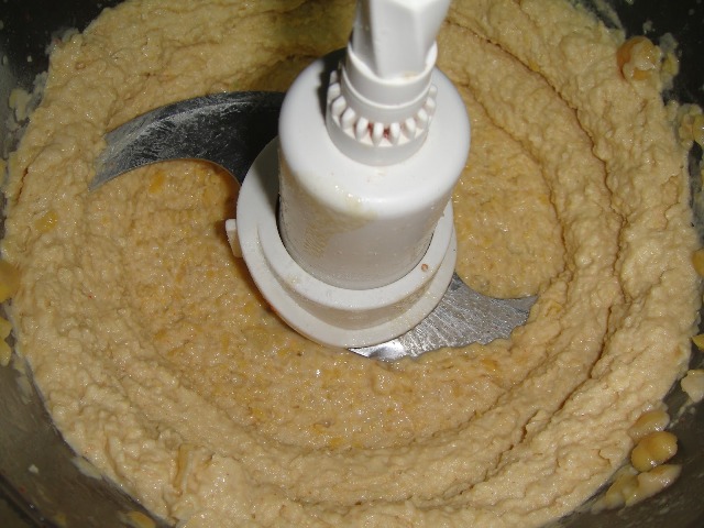 http://www.encyclopediacooking.com/upload_recipes_online/uploads/images_how-to-make-easy-homemade-hummus-tahini-recipe5.jpg