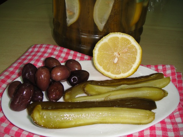 http://www.encyclopediacooking.com/upload_recipes_online/uploads/images_how-to-make-easy-homemade-licucumber-dill-pickles-recipe-step-by-step10.jpg