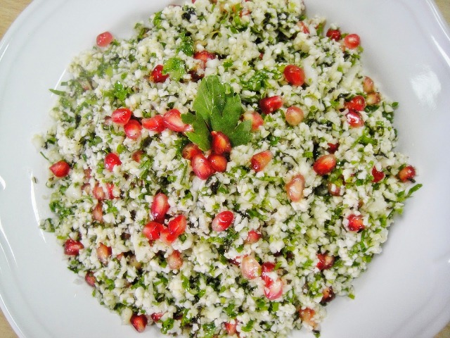 http://www.encyclopediacooking.com/upload_recipes_online/uploads/images_how-to-make-easy-homemade-raw-cauliflower-tabouli-salad-recipe7.jpg