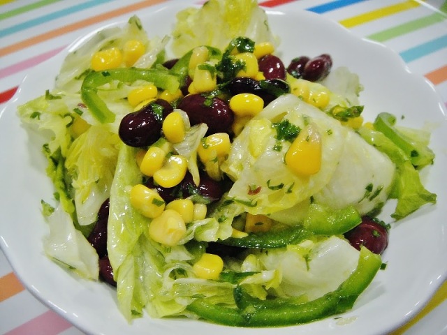 http://www.encyclopediacooking.com/upload_recipes_online/uploads/images_how-to-make-easy-mexican-green-salad-recipe-step-by-step.jpg