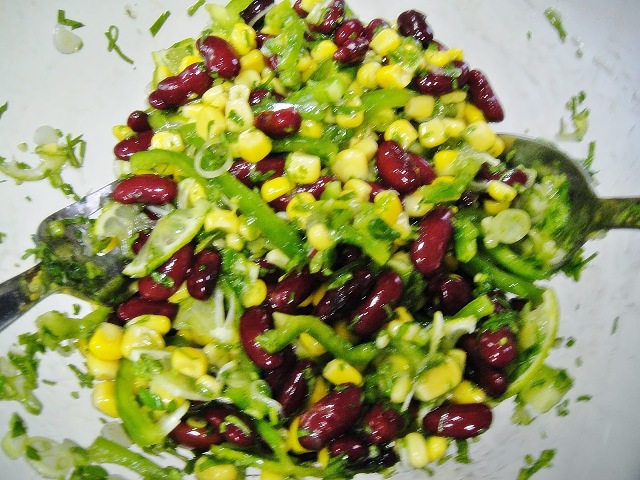 http://www.encyclopediacooking.com/upload_recipes_online/uploads/images_how-to-make-easy-mexican-green-salad-recipe-step-by-step5.jpg