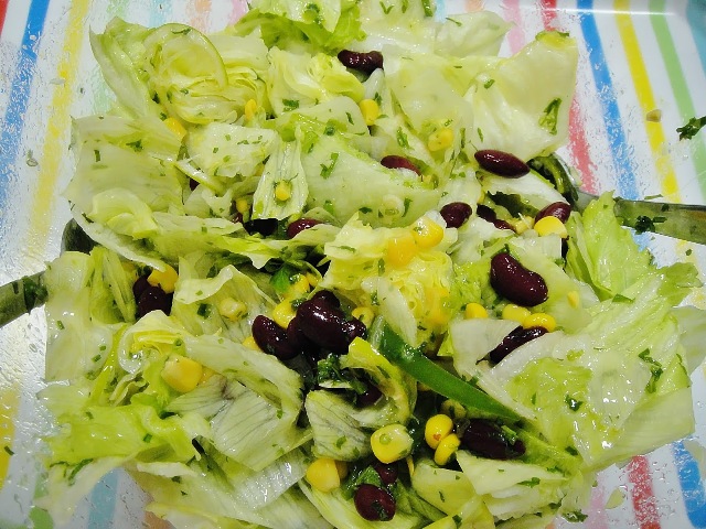 http://www.encyclopediacooking.com/upload_recipes_online/uploads/images_how-to-make-easy-mexican-green-salad-recipe-step-by-step7.jpg