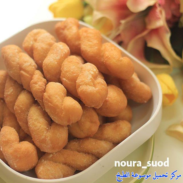 http://www.encyclopediacooking.com/upload_recipes_online/uploads/images_korean-twisted-donuts-recipe-%D8%B7%D8%B1%D9%8A%D9%82%D8%A9-%D8%A7%D9%84%D8%AF%D9%88%D9%86%D8%A7%D8%AA-%D8%A7%D9%84%D9%83%D9%88%D8%B1%D9%8A%D9%87.jpg