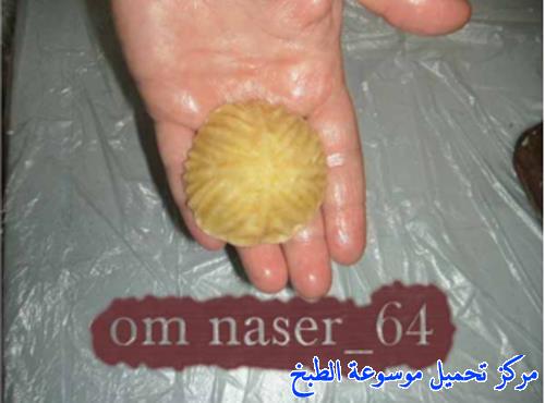 http://www.encyclopediacooking.com/upload_recipes_online/uploads/images_maamoul-recipe-in-arabic-%D9%85%D8%B9%D9%85%D9%88%D9%84-%D8%A8%D8%A7%D9%84%D8%AA%D9%85%D8%B1-%D9%88%D8%A7%D9%84%D9%81%D8%B3%D8%AA%D9%82-%D8%A7%D9%84%D8%AD%D9%84%D8%A8%D9%8A-%D9%88%D8%A7%D9%84%D8%AC%D9%88%D8%B228.jpg