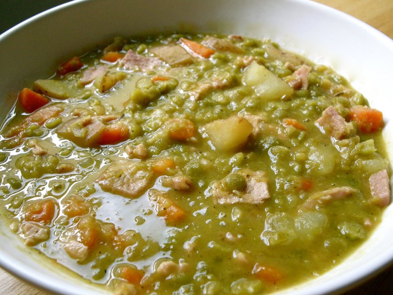http://www.encyclopediacooking.com/upload_recipes_online/uploads/images_parkers-split-pea-soup-recipe.jpg