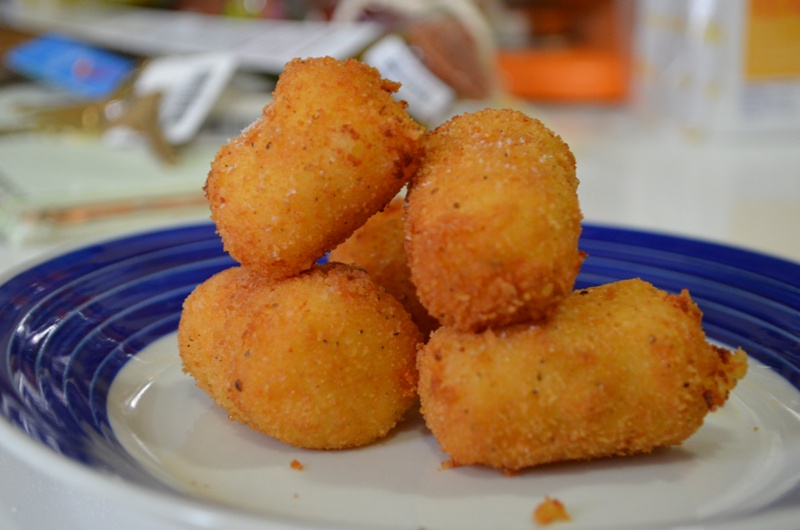 http://www.encyclopediacooking.com/upload_recipes_online/uploads/images_potato-croquettes-recipe.jpg