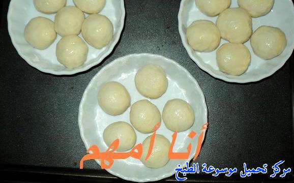 http://www.encyclopediacooking.com/upload_recipes_online/uploads/images_recette-cuisine-tunisienne-en-arabe-%D8%A7%D9%84%D8%B9%D8%AC%D9%8A%D9%86%D8%A9-%D8%A7%D9%84%D8%B3%D8%AD%D8%B1%D9%8A%D8%A9-%D9%84%D9%85%D8%B9%D8%AC%D9%86%D8%A7%D8%AA%D9%8A-%D8%B3%D9%87%D9%84%D8%A9.jpg