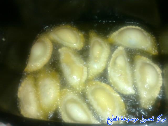 http://www.encyclopediacooking.com/upload_recipes_online/uploads/images_samosa-recipe%D8%B3%D9%85%D8%A8%D9%88%D8%B3%D8%A9-%D8%A7%D9%84%D8%A8%D9%81-%D9%85%D9%86-%D9%85%D8%B7%D8%A8%D8%AE%D9%8A-%D8%A8%D8%A7%D9%84%D8%B5%D9%88%D8%B17.jpg