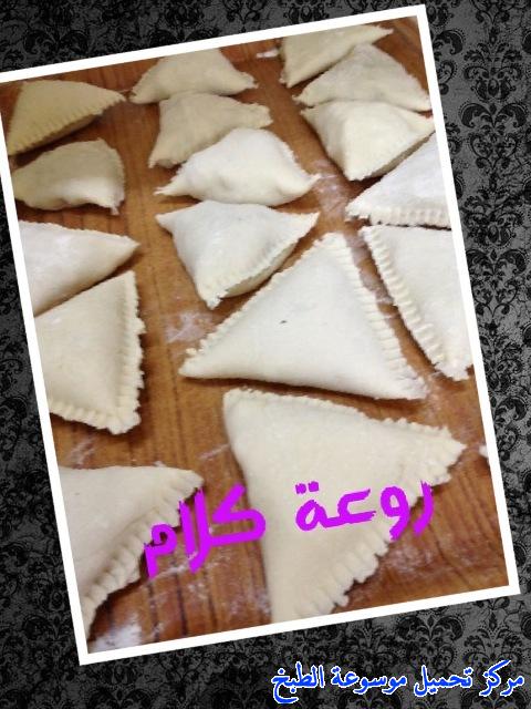 http://www.encyclopediacooking.com/upload_recipes_online/uploads/images_samosa-recipe%D8%B7%D8%B1%D9%8A%D9%82%D8%A9-%D8%B9%D9%85%D9%84-%D8%B3%D9%85%D8%A8%D9%88%D8%B3%D8%A9-%D8%A7%D9%84%D8%A8%D9%81-%D8%A7%D9%84%D9%84%D8%B0%D9%8A%D8%B0%D8%A913.jpg