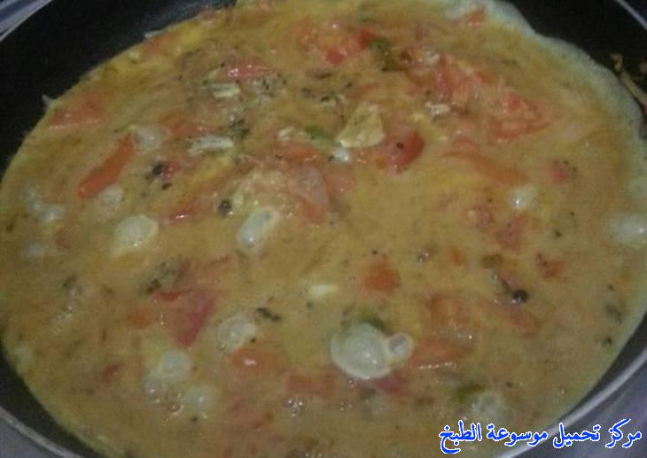 http://www.encyclopediacooking.com/upload_recipes_online/uploads/images_shakshuka-eggs-recipe-%D8%B7%D8%B1%D9%8A%D9%82%D8%A9-%D8%B4%D9%83%D8%B4%D9%88%D9%83%D8%A9-%D8%A8%D9%8A%D8%B6-%D8%B3%D8%B9%D9%88%D8%AF%D9%8A%D8%A9-%D9%84%D8%B0%D9%8A%D8%B0%D9%87.jpg