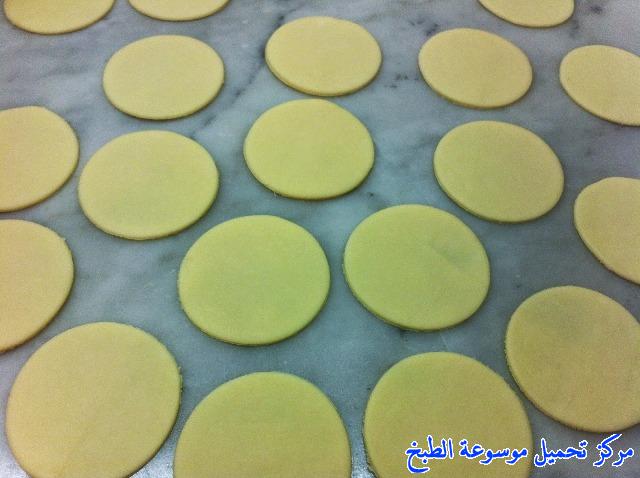 http://www.encyclopediacooking.com/upload_recipes_online/uploads/images_syrian-food-dessert-recipes-in-arabic-%D8%A7%D9%83%D9%84%D8%A9-%D8%B7%D8%B7%D8%B1-%D8%A8%D8%B1%D9%83-%D8%B9%D9%84%D9%89-%D8%A7%D9%84%D8%B7%D8%B1%D9%8A%D9%82%D8%A9-%D8%A7%D9%84%D8%AF%D9%85%D8%B4%D9%82%D9%8A%D8%A9-%D8%A7%D9%84%D8%B3%D9%88%D8%B1%D9%8A%D8%A9-%D8%A8%D8%A7%D9%84%D8%B5%D9%88%D8%B110.jpg