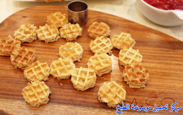 http://www.encyclopediacooking.com/upload_recipes_online/uploads/images_waffle-bites-strawberry-recipe3.jpg