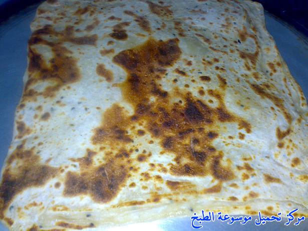 http://www.encyclopediacooking.com/upload_recipes_online/uploads/images_yemeni-cooking-food-dishes-recipes-pictures13-%D8%AE%D8%A8%D8%B2-%D8%A7%D9%84%D9%85%D9%84%D9%88%D8%AD-%D8%A7%D9%84%D9%8A%D9%85%D9%86%D9%8A-%D8%A8%D8%A7%D9%84%D8%B5%D8%A7%D8%AC.jpg