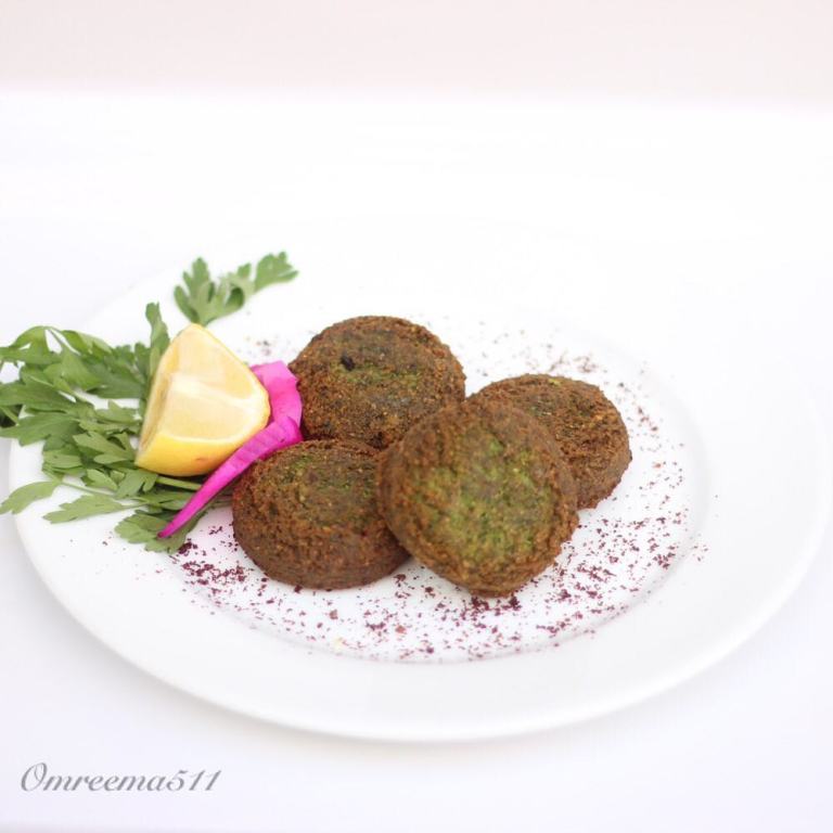 http://www.encyclopediacooking.com/food-recipes-photos/arabic-food-cooking-recipes-in-arabic-how-to-make-falafel-stuffed-onion-and-sumac3.jpg