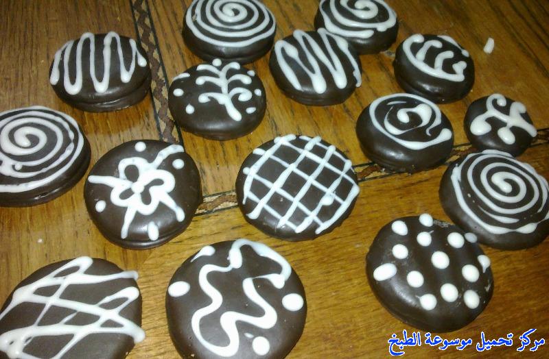 http://www.encyclopediacooking.com/upload_recipes_online/uploads/images_biscuits-in-arabic%D8%A8%D8%B3%D9%83%D9%88%D9%8A%D8%AA-%D8%A8%D8%A7%D9%84%D8%B4%D9%88%D9%83%D9%88%D9%84%D8%A7%D8%AA%D8%A9.jpg