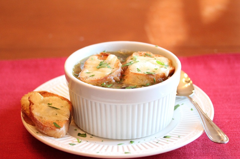 http://www.encyclopediacooking.com/upload_recipes_online/uploads/images_french-onion-soup-recipe.jpeg
