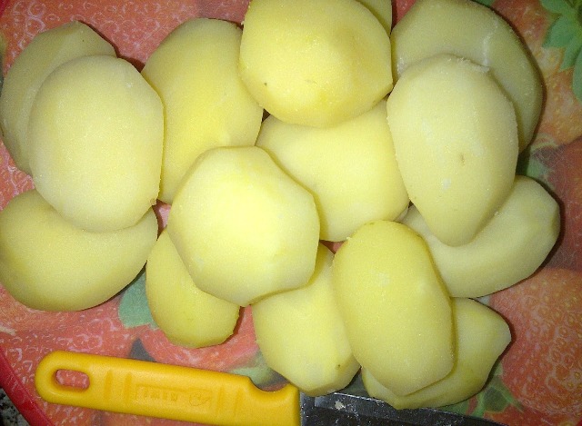 http://www.encyclopediacooking.com/upload_recipes_online/uploads/images_how-to-make-best-easy-homemade-potato-olive-salad-recipe3.jpg