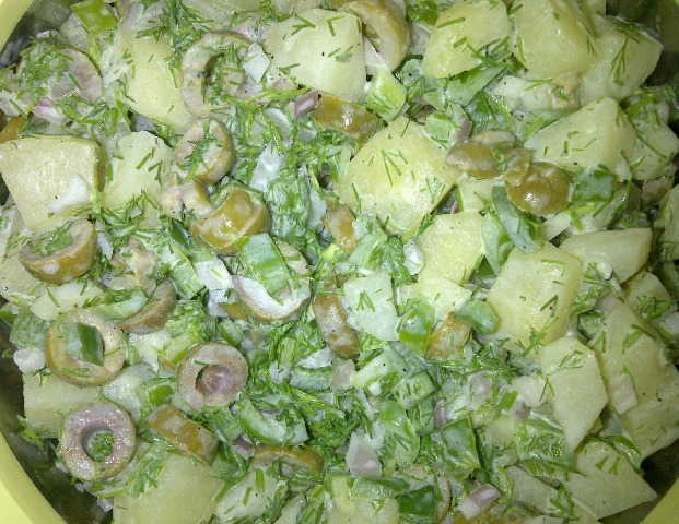 http://www.encyclopediacooking.com/upload_recipes_online/uploads/images_how-to-make-best-easy-homemade-potato-olive-salad-recipe5.jpg