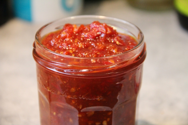 http://www.encyclopediacooking.com/upload_recipes_online/uploads/images_how-to-make-easy-chilli-jam-recipe.jpg