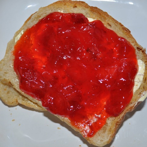 http://www.encyclopediacooking.com/upload_recipes_online/uploads/images_how-to-make-easy-freezer-jam-recipe.jpg