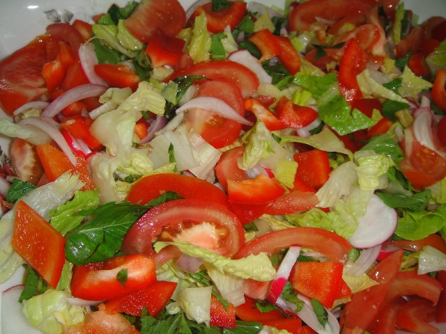 http://www.encyclopediacooking.com/upload_recipes_online/uploads/images_how-to-make-easy-homemade-fattoush-salad-recipe-with-images3.jpg