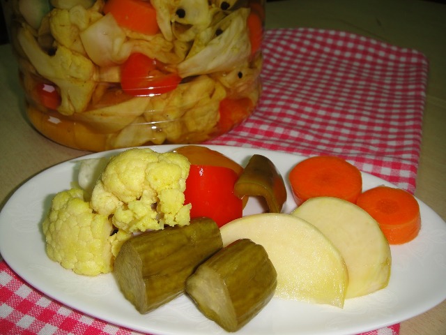 http://www.encyclopediacooking.com/upload_recipes_online/uploads/images_how-to-make-easy-homemade-mixed-vegetable-pickles-tursu-recipe-step-by-step.jpg