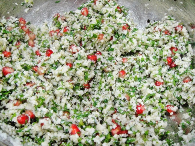 http://www.encyclopediacooking.com/upload_recipes_online/uploads/images_how-to-make-easy-homemade-raw-cauliflower-tabouli-salad-recipe6.jpg