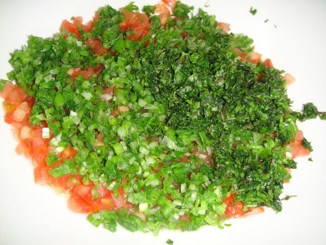 http://www.encyclopediacooking.com/upload_recipes_online/uploads/images_how-to-make-easy-homemade-tabbouleh-salad-recipe4.jpg