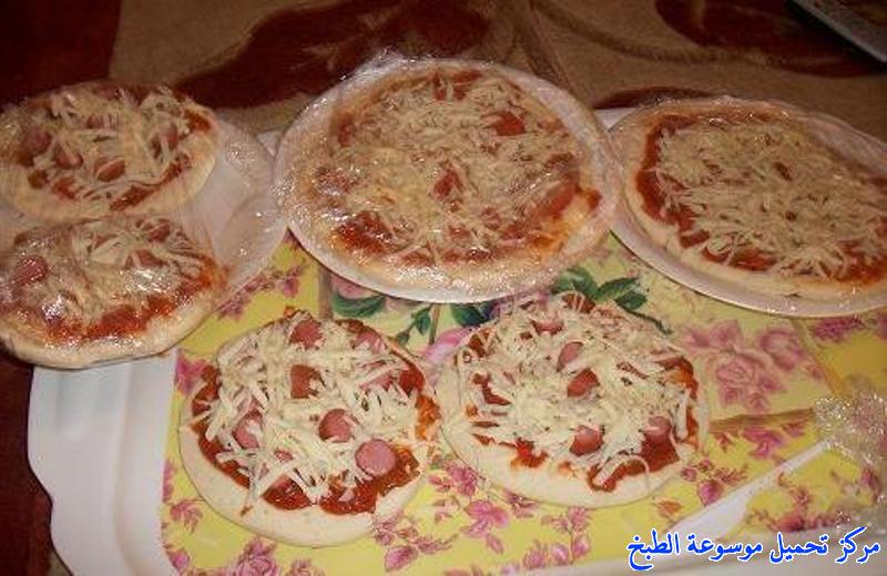 http://www.encyclopediacooking.com/upload_recipes_online/uploads/images_pizza-recipe-easy%D8%B7%D8%B1%D9%8A%D9%82%D8%A9-%D8%B9%D9%85%D9%84-%D8%A8%D9%8A%D8%AA%D8%B2%D8%A7-%D8%A3%D9%84%D8%B0-%D9%85%D9%86-%D9%85%D8%B7%D8%A7%D8%B9%D9%85-%D8%A7%D9%84%D8%A8%D9%8A%D8%AA%D8%B2%D8%A7-%D8%A7%D9%84%D8%B3%D8%B1%D9%8A%D8%B9%D9%87-%D9%85%D9%86-%D8%A8%D9%8A%D8%AA%D8%B2%D8%A7-%D9%87%D8%AA-%D8%A7%D9%84%D8%B1%D8%A7%D8%A6%D8%B9%D8%A9-%D9%88%D8%A7%D9%84%D9%84%D8%B0%D9%8A%D8%B0%D8%A9-%D8%A8%D8%A7%D9%84%D8%B5%D9%88%D8%B16.jpeg