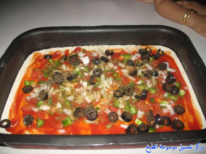 http://www.encyclopediacooking.com/upload_recipes_online/uploads/images_pizza-recipe-easy-%D8%B7%D8%B1%D9%8A%D9%82%D9%87-%D8%B9%D9%85%D9%84-%D8%A8%D9%8A%D8%AA%D8%B2%D8%A7-%D8%B3%D8%B1%D9%8A%D8%B9%D9%87-%D9%88%D8%B3%D9%87%D9%84%D9%87-%D8%A7%D9%84%D8%B1%D8%A7%D8%A6%D8%B9%D8%A9-%D9%88%D8%A7%D9%84%D9%84%D8%B0%D9%8A%D8%B0%D8%A9-%D8%A8%D8%A7%D9%84%D8%B5%D9%88%D8%B14.jpg
