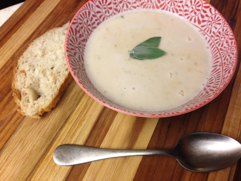 http://www.encyclopediacooking.com/upload_recipes_online/uploads/images_tuscan-white-bean-and-garlic-soup-recipe.jpg